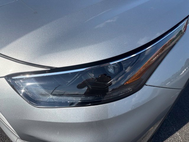 Used 2023 Toyota Highlander LE FWD image 9