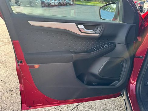 Used 2020 Ford Escape SE FWD image 11