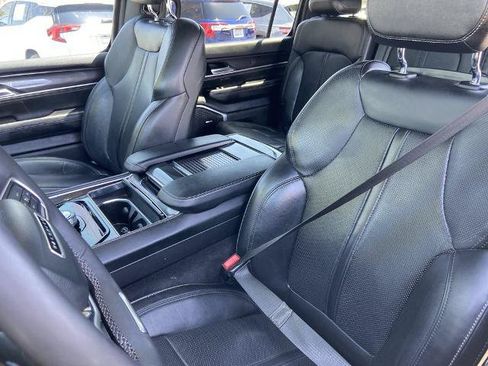 Used 2024 Jeep Wagoneer L 2WD image 15