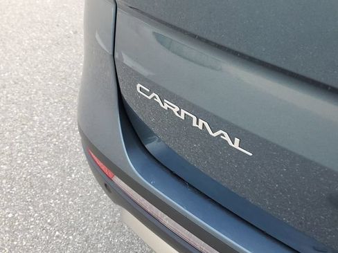 Certified 2024 Kia Carnival SX Prestige FWD image 9
