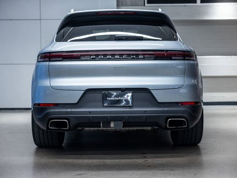 Certified 2025 Porsche Cayenne image 7