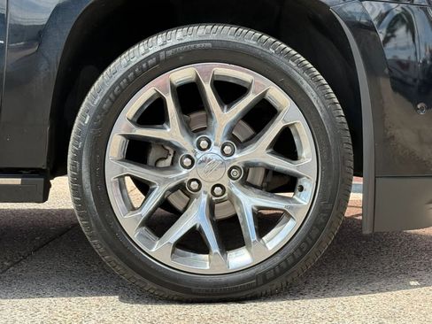 Used 2018 Cadillac Escalade ESV Platinum AWD/4WD image 25