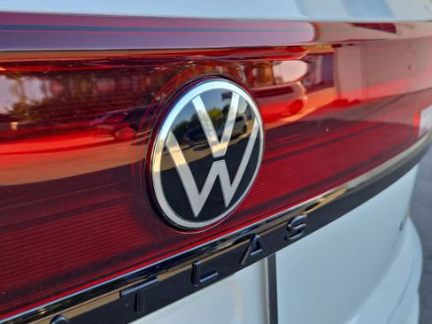 New 2026 Volkswagen Atlas Cross Sport SEL R-Line AWD/4WD image 19