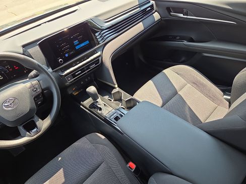Used 2025 Toyota Camry LE w/ Convenience Package FWD image 12