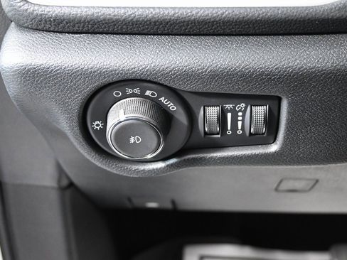 Used 2025 Chrysler Pacifica Select w/ Fav Edition Package image 26