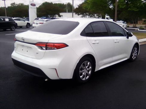 Used 2026 Toyota Corolla LE FWD image 9