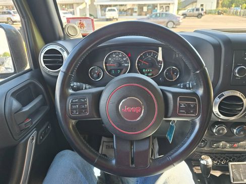 Used 2013 Jeep Wrangler Unlimited Sahara w/ Connectivity Group image 6