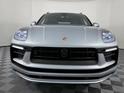 Certified 2026 Porsche Macan AWD/4WD image 6