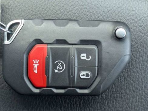 Used 2026 Jeep Wrangler Unlimited Rubicon AWD/4WD image 32