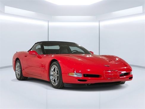 Used 2000 Chevrolet Corvette Convertible w/ Memory Pkg image 3