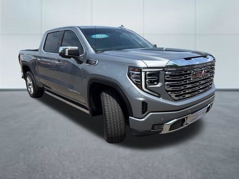Used 2024 GMC Sierra 1500 Denali w/ Technology Package AWD/4WD image 5