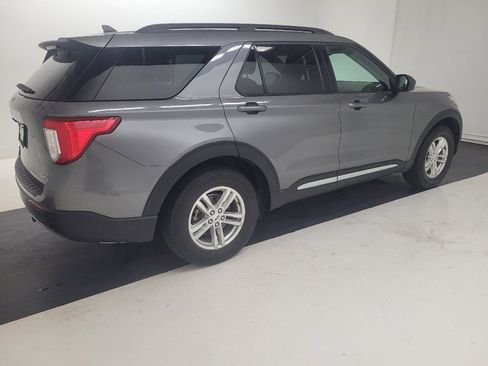 Used 2021 Ford Explorer XLT w/ Equipment Group 202A AWD/4WD image 10