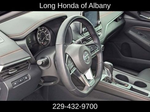 Used 2020 Nissan Altima 2.5 SR w/ Premium Package FWD image 7