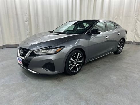 Used 2023 Nissan Maxima SL FWD image 2