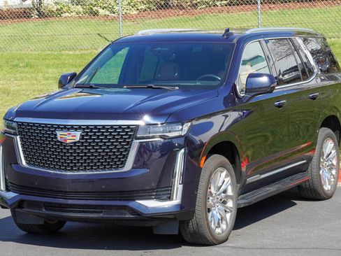 Used 2021 Cadillac Escalade Premium Luxury w/ LPO, Radiant Package image 5