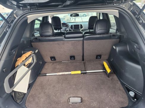 Used 2016 Jeep Cherokee Limited image 20