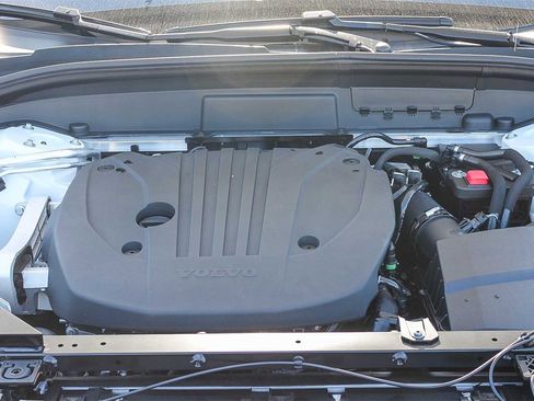 New 2026 Volvo XC60 B5 Plus w/ Climate Package PRO image 28