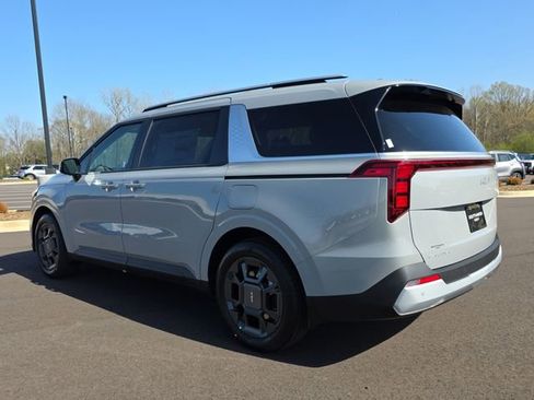 New 2026 Kia Carnival EX image 3