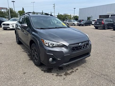 Used 2022 Subaru Crosstrek 2.5i Sport w/ Moonroof Package AWD/4WD image 2