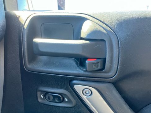 Used 2014 Jeep Wrangler Unlimited Sahara w/ Connectivity Group image 35