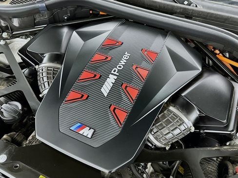 Used 2023 BMW XM image 32