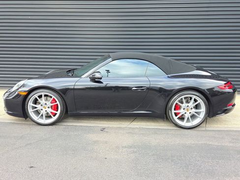 Certified 2017 Porsche 911 Carrera S image 2