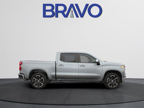Used 2024 Chevrolet Silverado 1500 LT image 4