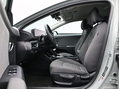 Used 2025 Kia K4 EX FWD image 9