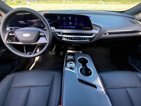 Used 2025 Cadillac Lyriq Luxury image 15