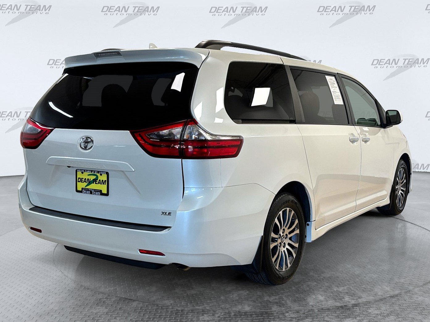 Used 2020 Toyota Sienna XLE FWD image 4