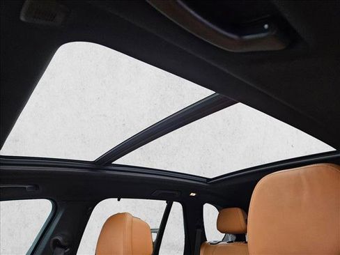 Used 2021 BMW X5 xDrive45e w/ M Sport Package image 17