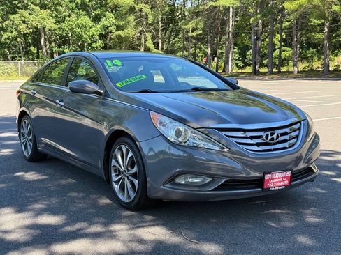 Used 2013 Hyundai Sonata SE w/ Navigation & Sunroof Pkg FWD image 3