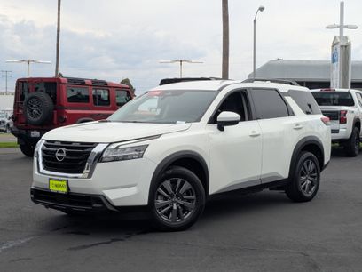Certified 2022 Nissan Pathfinder SV