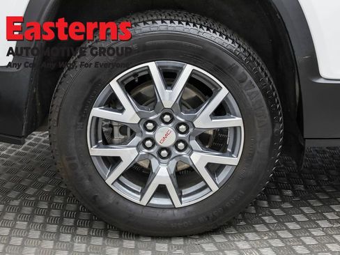 Used 2023 GMC Acadia SLT image 60