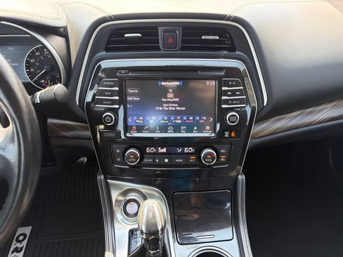 Used 2017 Nissan Maxima Platinum FWD image 26