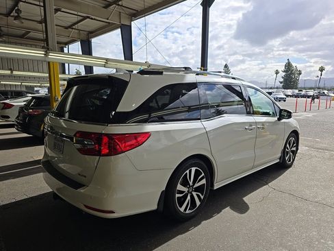 Used 2019 Honda Odyssey Elite image 4