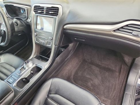 Used 2020 Ford Fusion SEL image 27