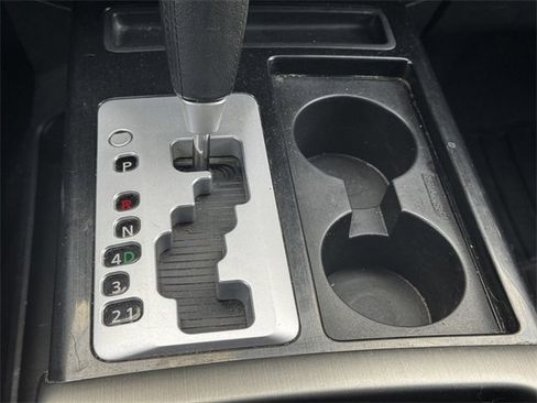 Used 2013 Nissan Titan SV image 31