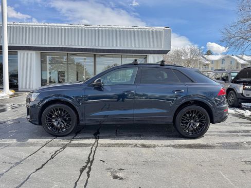 Used 2025 Audi SQ8 Premium Plus w/ Black Optic Package image 19