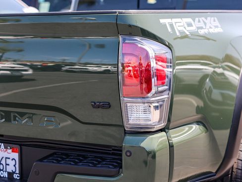 Certified 2021 Toyota Tacoma TRD Off-Road w/ Technology Package AWD/4WD image 24