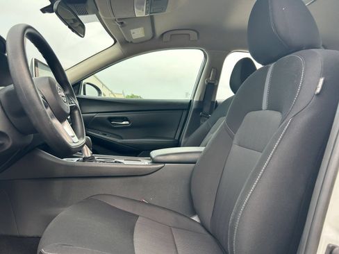 Used 2025 Nissan Sentra SV FWD image 18