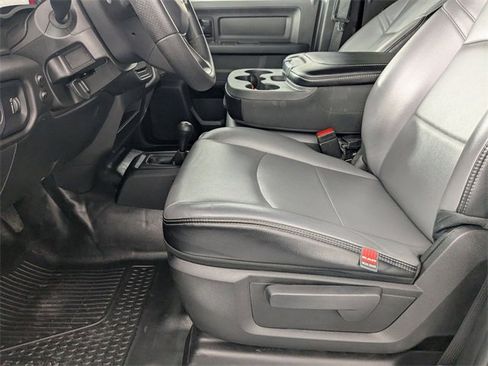 Used 2024 RAM 3500 Tradesman w/ Chrome Appearance Group image 12