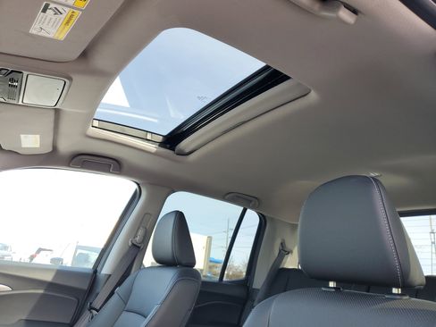 Certified 2025 Honda Ridgeline RTL image 8