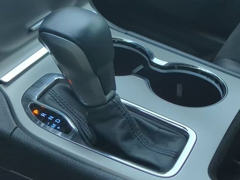 Used 2019 Jeep Grand Cherokee Altitude AWD/4WD image 21