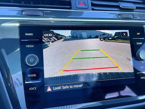 Used 2023 Volkswagen Tiguan SE R-Line image 25