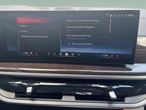 Used 2026 BMW X7 M60i image 17