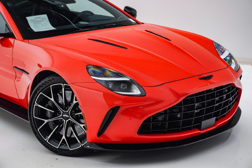 Used 2026 Aston Martin V8 Vantage Roadster RWD image 4