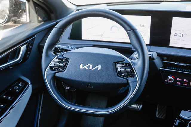 Used 2024 Kia EV6 GT-Line AWD/4WD image 16