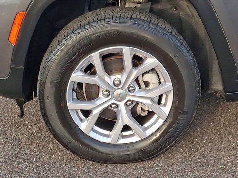 Used 2022 Jeep Grand Cherokee Limited image 8