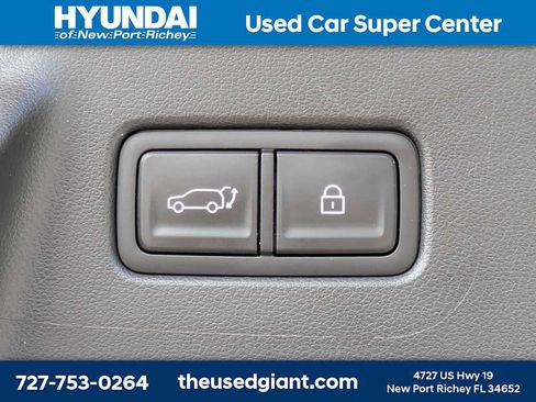 Used 2025 Hyundai Santa Fe Limited FWD image 13